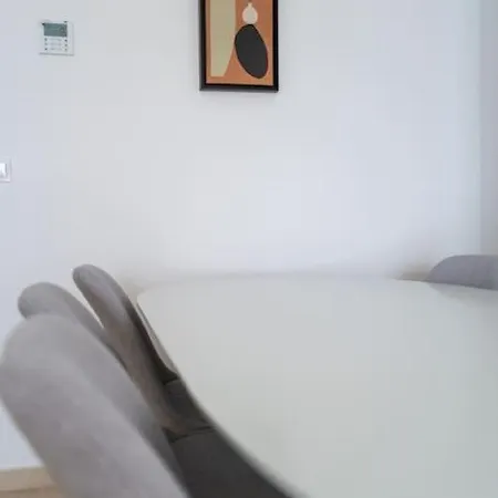 Amplio Apartamento 2 Dormitorios Cerca De La Playa * Аликанте