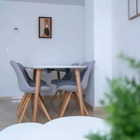 Amplio Apartamento 2 Dormitorios Cerca De La Playa Аликанте